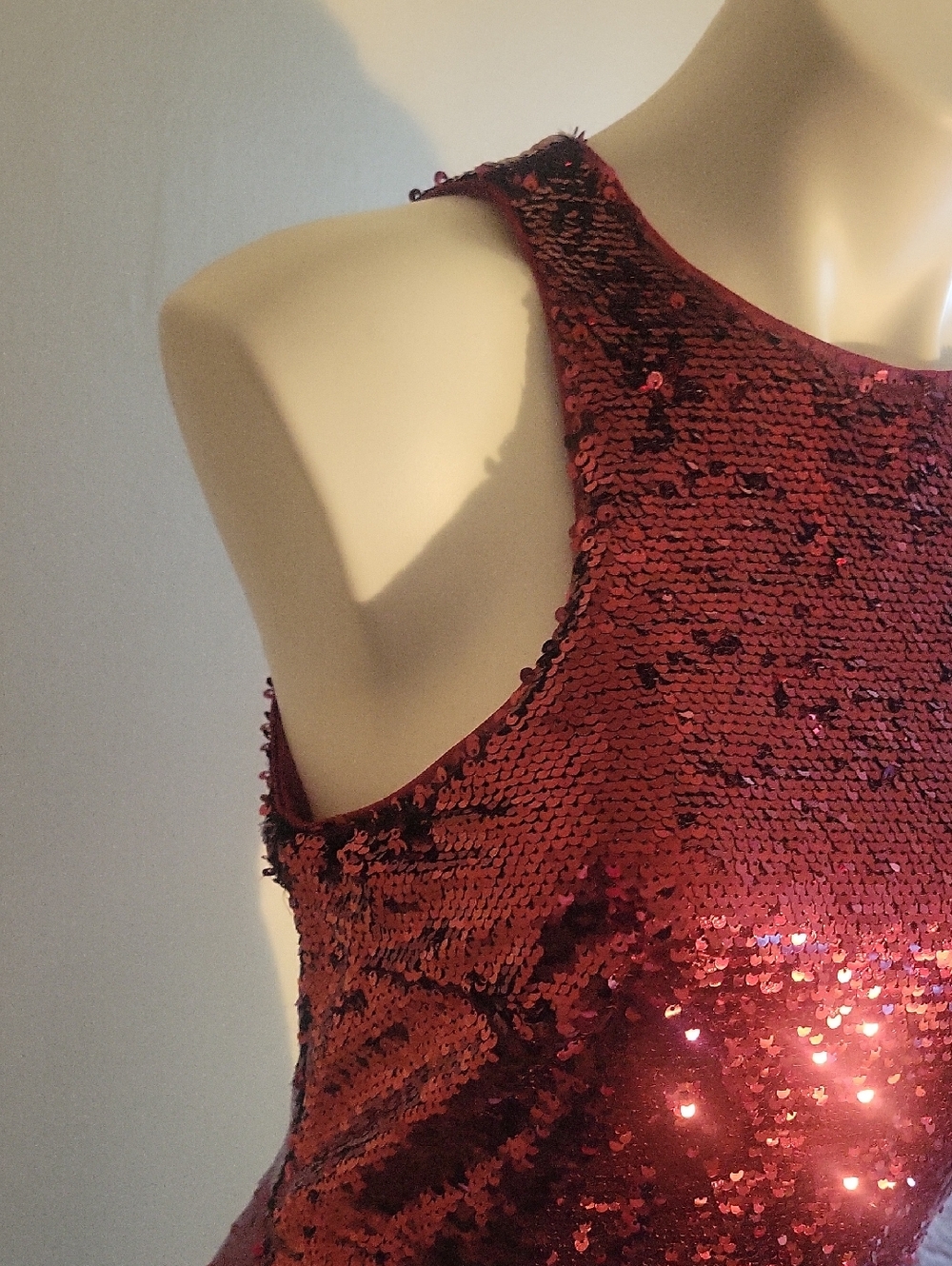 Elegant Burgundy Sequin Halter Evening Dress - Picture 3 of 6